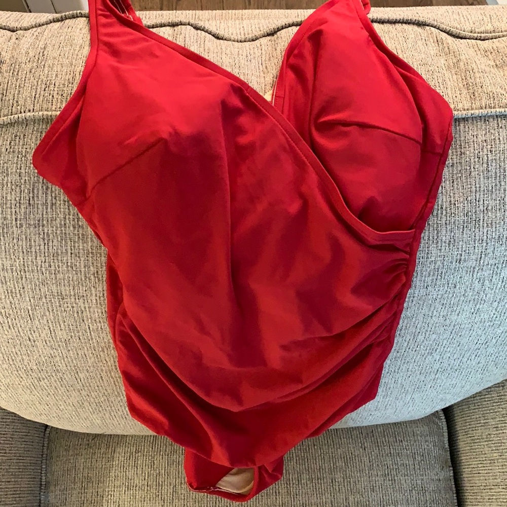 Woman’s size 16 d cup Miraclesuit one piece